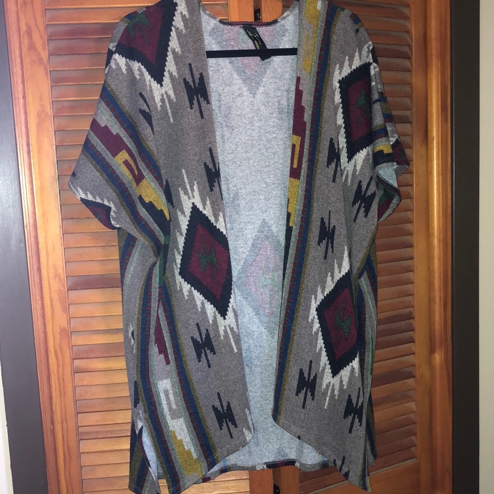 GUC Aztec Print Wrap